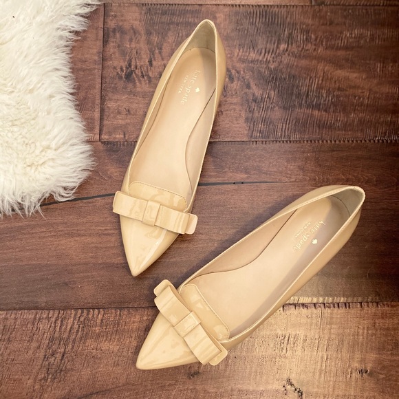 Kate Spade Pointed Bow Toe Nude Patent Flats - Picture 1 of 5